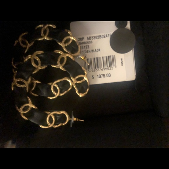 Chanel hoops - Picture 4 of 11